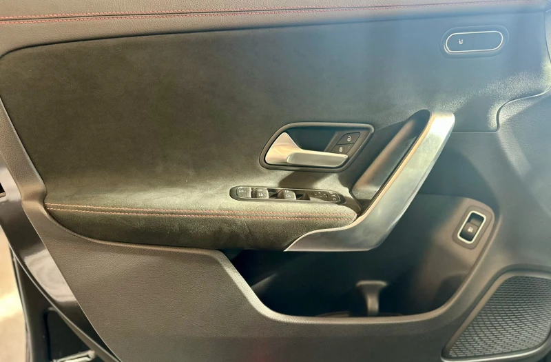 Mercedes-Benz CLA 250 е Coupe * AMG* Camera * Лизинг, снимка 7 - Автомобили и джипове - 53006620