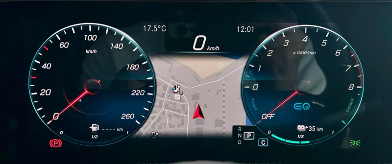 Mercedes-Benz CLA 250 е Coupe * AMG* Camera * Лизинг, снимка 12 - Автомобили и джипове - 53006620