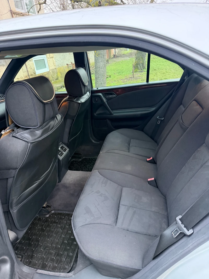 Mercedes-Benz E 250 ., снимка 11 - Автомобили и джипове - 53448215