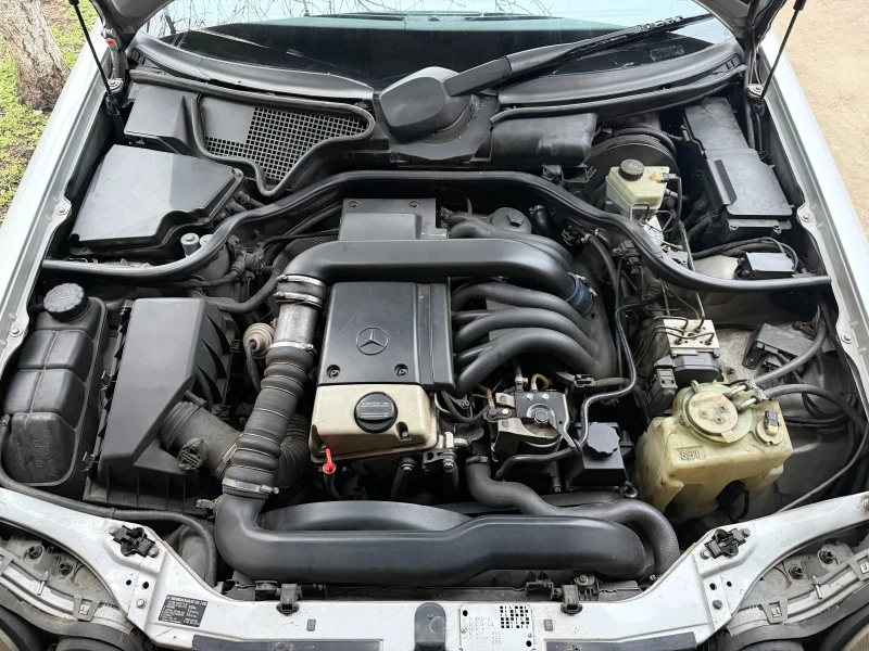 Mercedes-Benz E 250 ., снимка 14 - Автомобили и джипове - 53448215