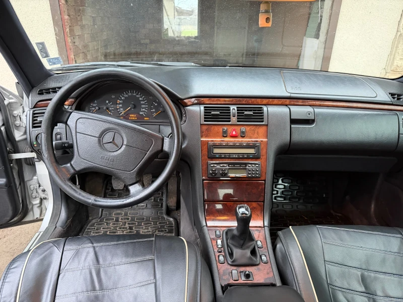 Mercedes-Benz E 250 ., снимка 10 - Автомобили и джипове - 53448215