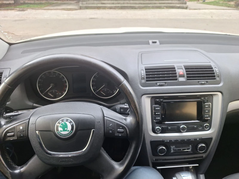Skoda Octavia 1.6 TDI DSG AUTOMAT , снимка 7 - Автомобили и джипове - 53508552