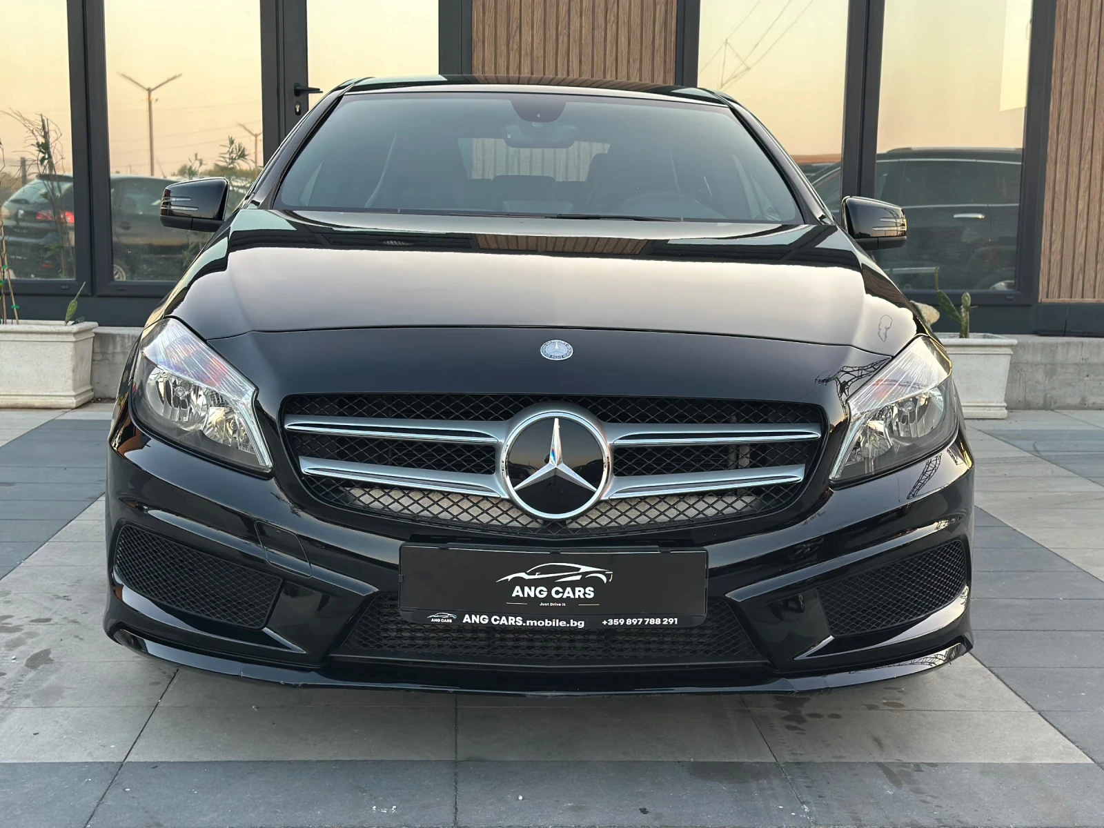 Mercedes-Benz A 180 * AMG LINE* СЕРВИЗНА ИСТОРИЯ*  - изображение 3