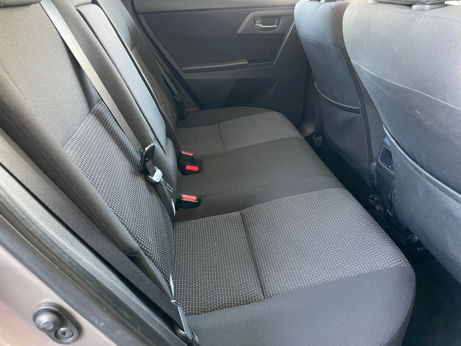 Toyota Auris 1.6i Edition 157.000km Сервизна история - изображение 10