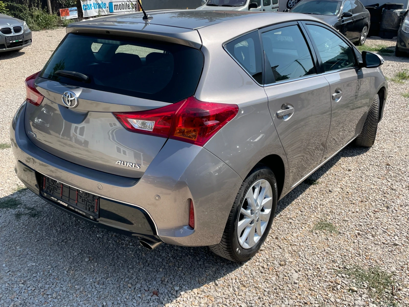 Toyota Auris 1.6i Edition 157.000km Сервизна история - изображение 4
