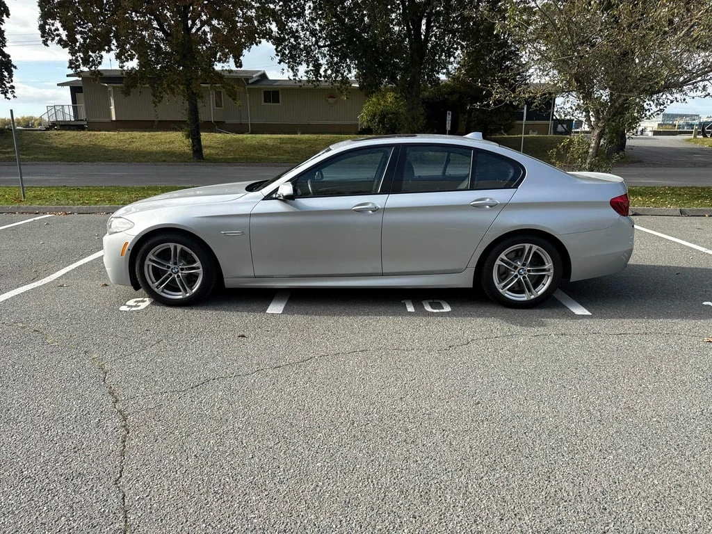 BMW 528 * 4dr xDrive AWD * CARFAX * БЕЗ ПЪРВОНАЧА | Mobile.bg — изображение 2