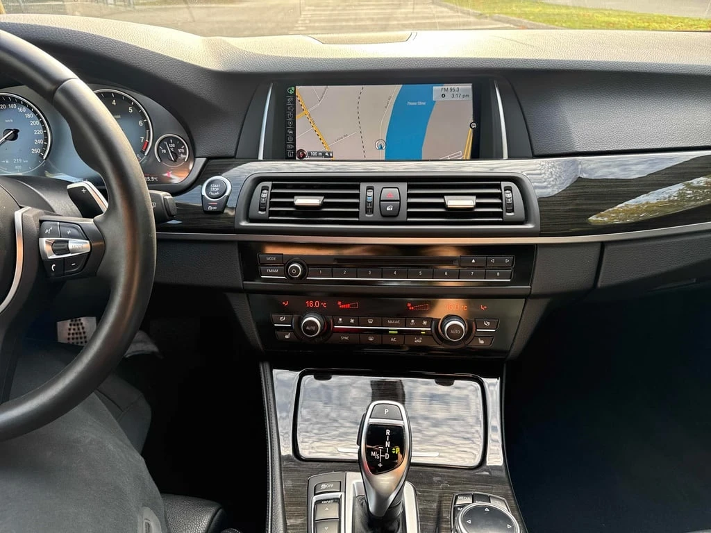 BMW 528 * 4dr xDrive AWD * CARFAX * БЕЗ ПЪРВОНАЧА | Mobile.bg — изображение 9