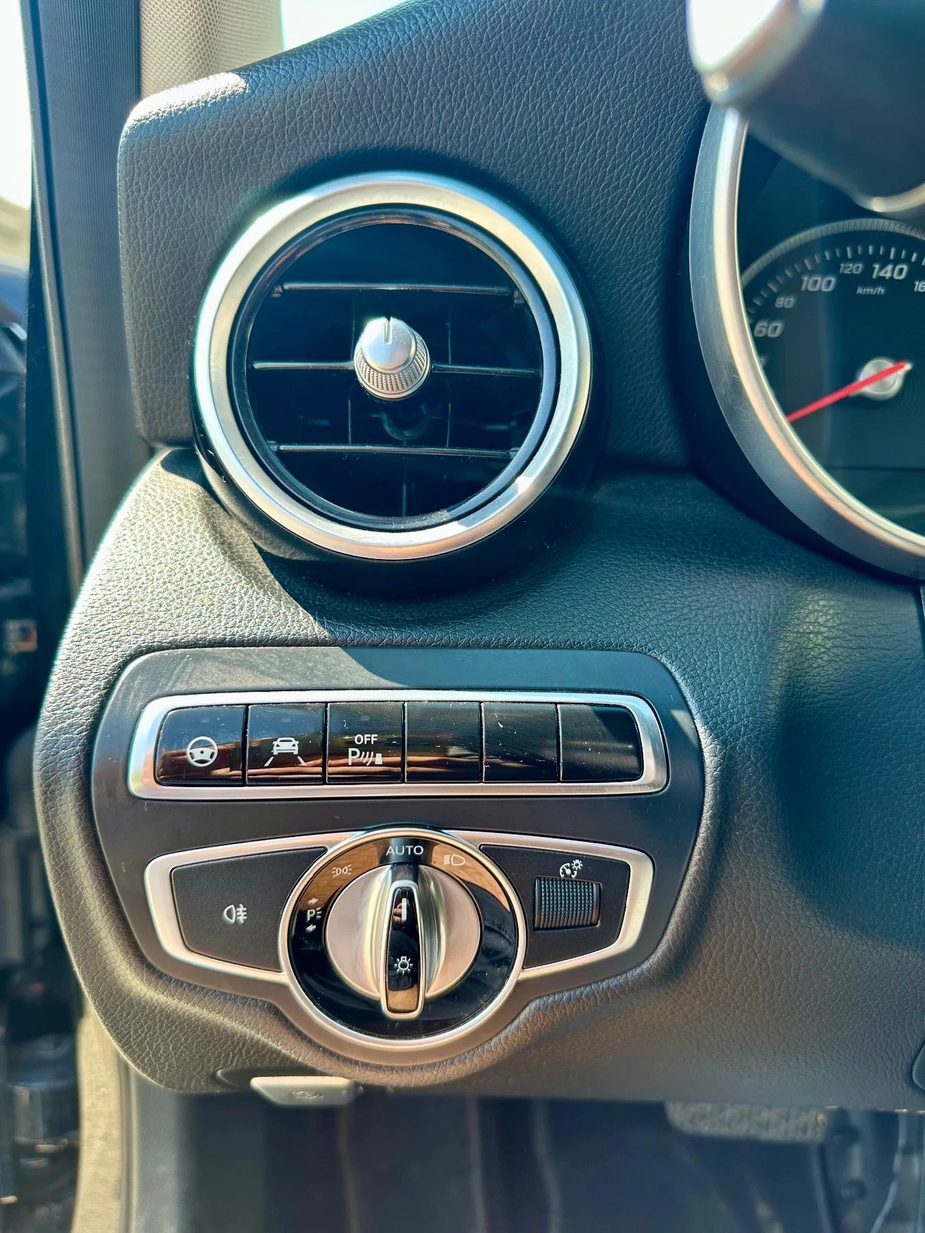 Mercedes-Benz C 300  - изображение 9