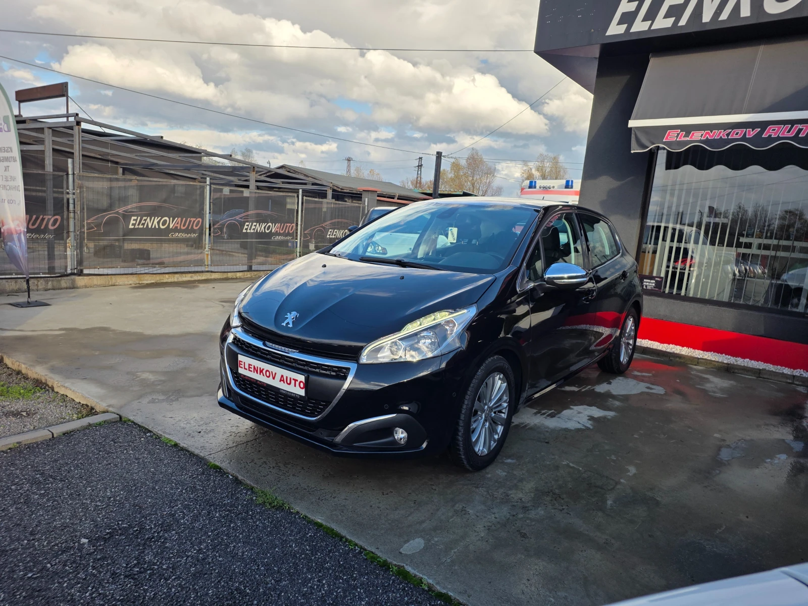 Peugeot 208 81774км 1.2I-110к.с EURO 6B-НАВИГАЦИЯ-ШВЕЙЦАРИЯ - изображение 3