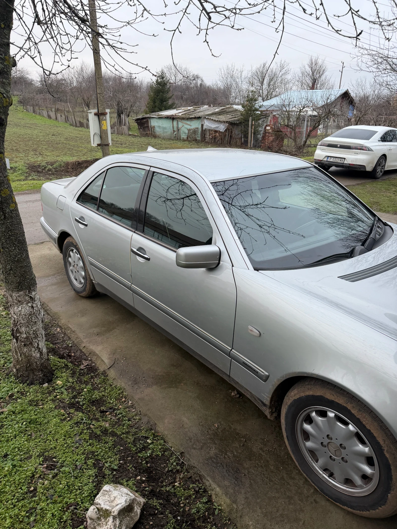 Mercedes-Benz E 250 . - изображение 4