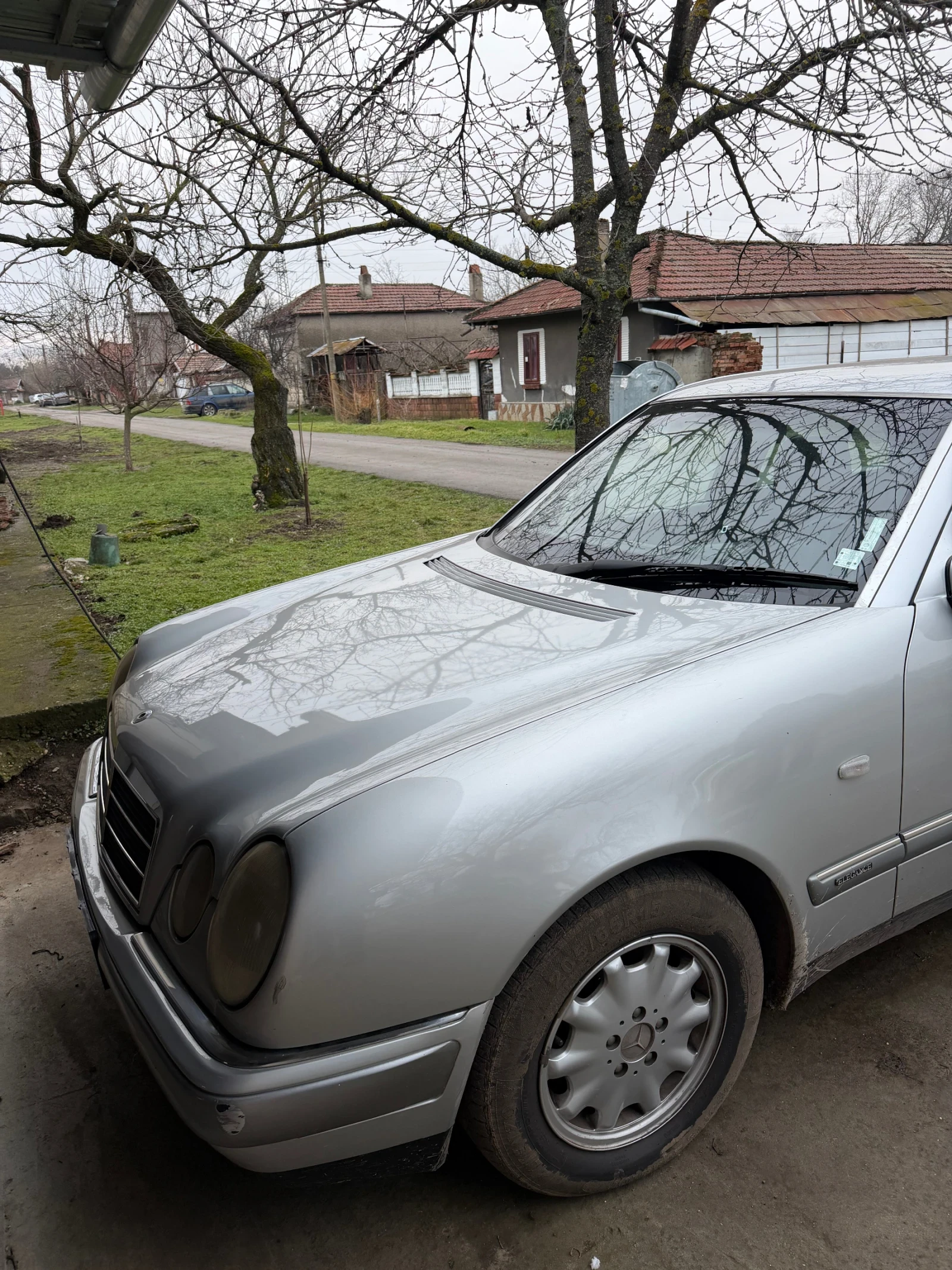 Mercedes-Benz E 250 . - изображение 5