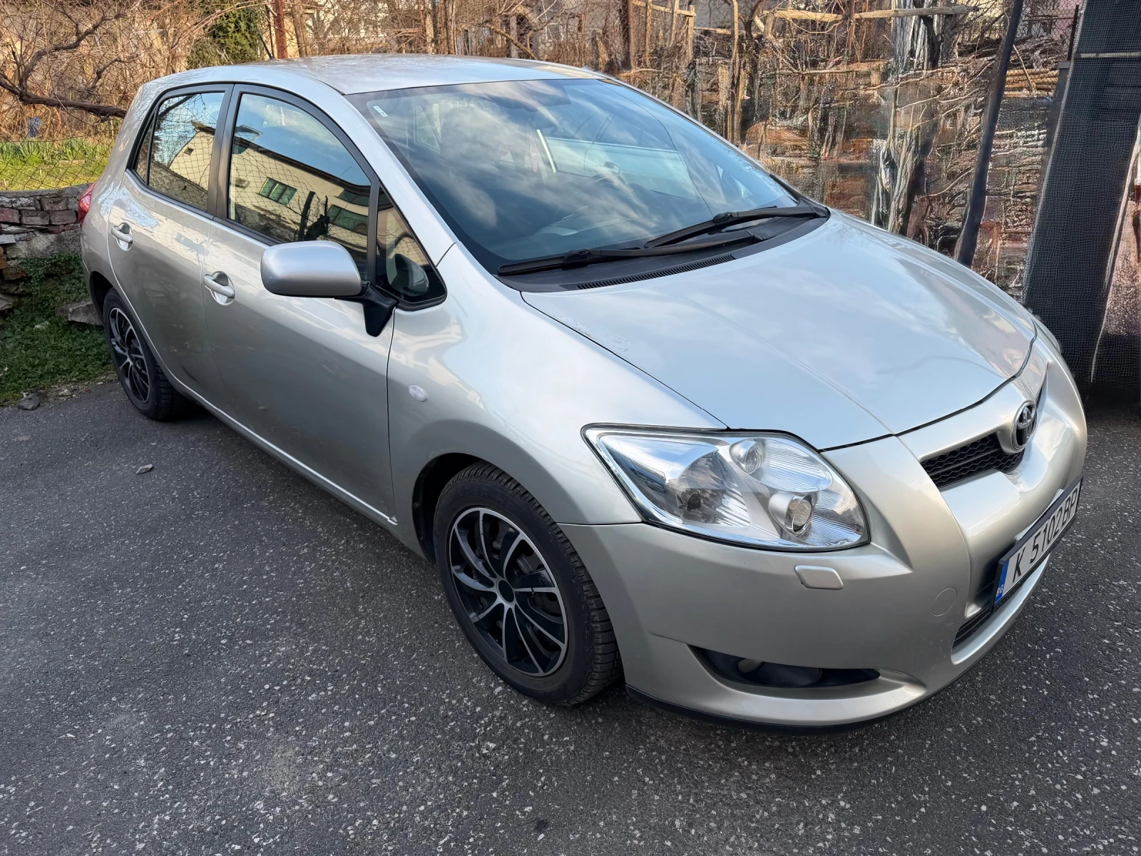 Toyota Auris  - изображение 2