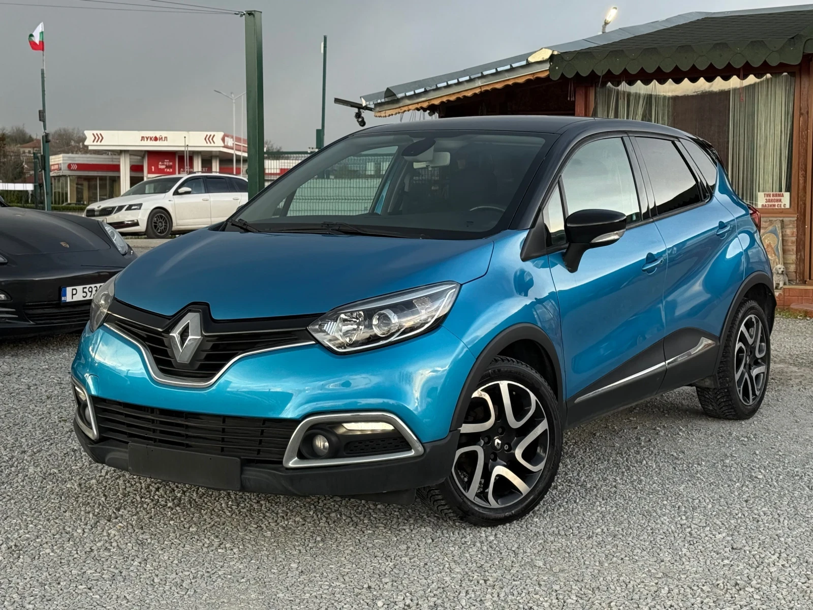 Renault Captur 1.5DCi NAVI AUTOMAT, снимка 2 - Автомобили и джипове - 54182506