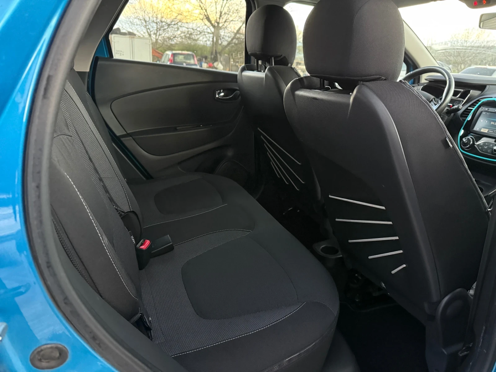 Renault Captur 1.5DCi NAVI AUTOMAT, снимка 11 - Автомобили и джипове - 54182506