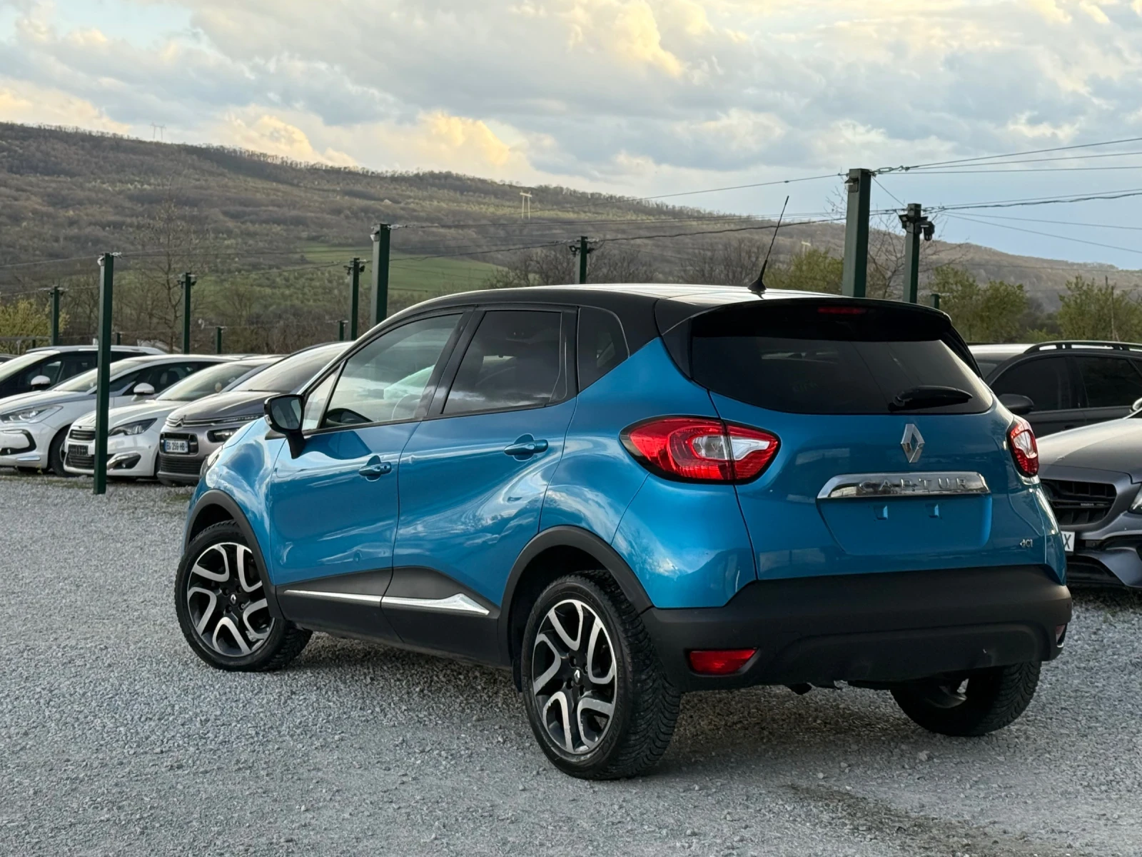 Renault Captur 1.5DCi NAVI AUTOMAT, снимка 4 - Автомобили и джипове - 54182506