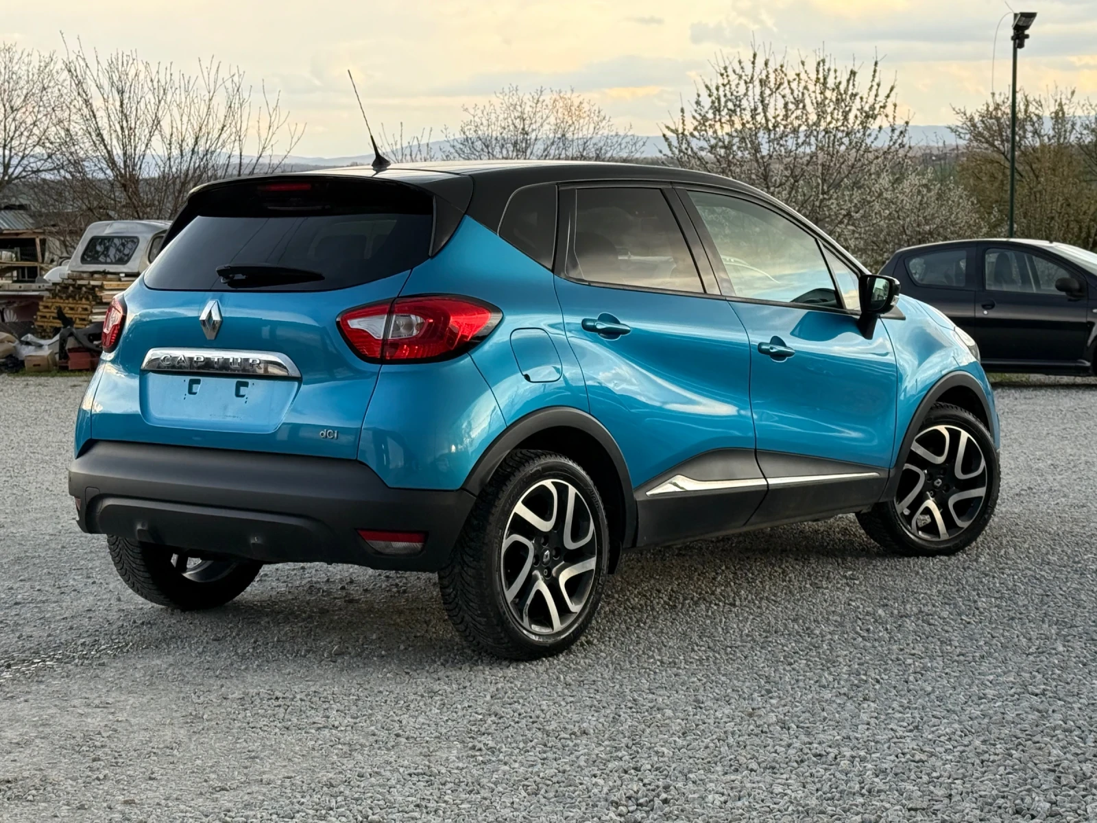 Renault Captur 1.5DCi NAVI AUTOMAT, снимка 3 - Автомобили и джипове - 54182506