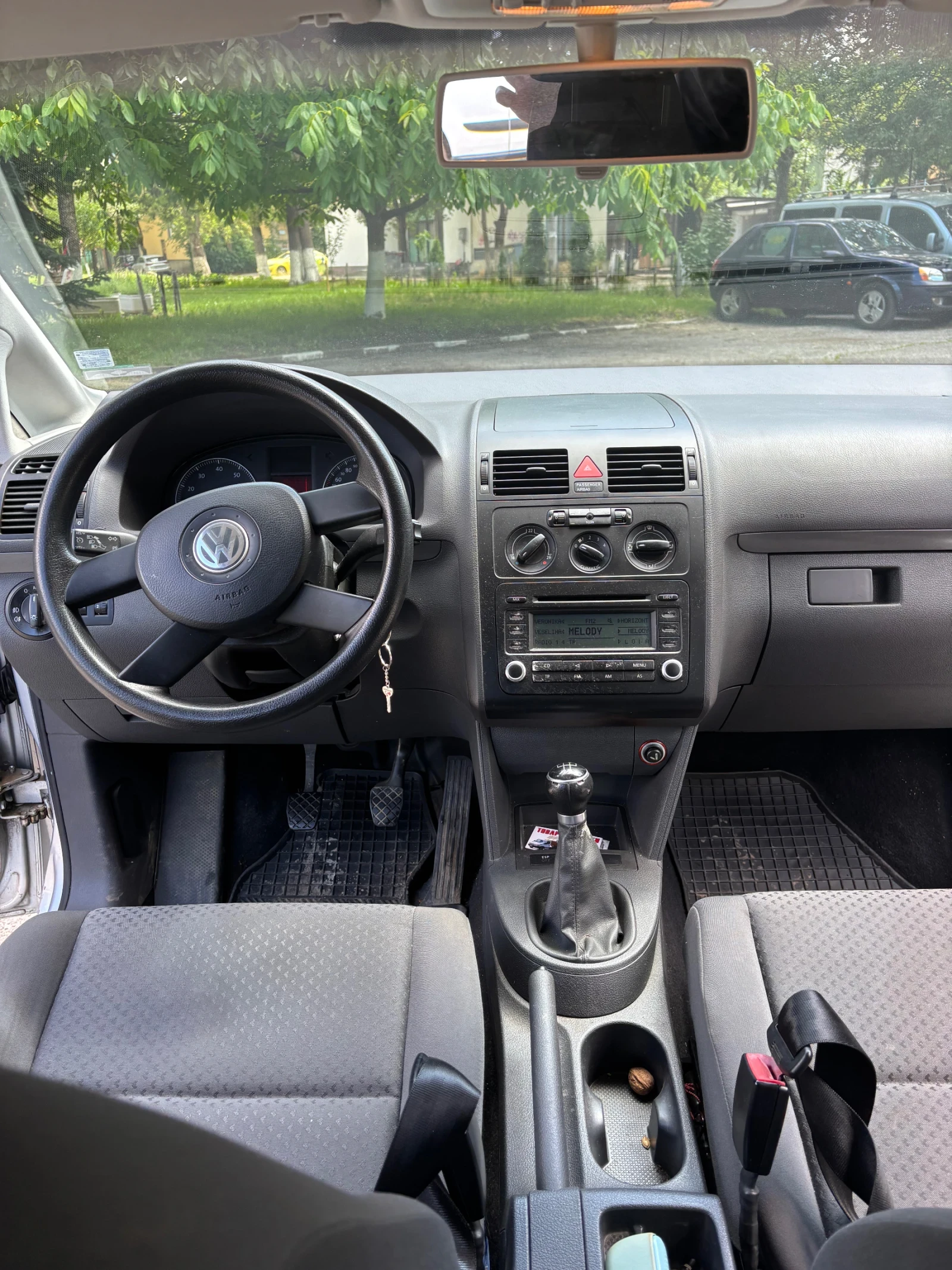 VW Touran Газ/Метан , снимка 7 - Автомобили и джипове - 54915444