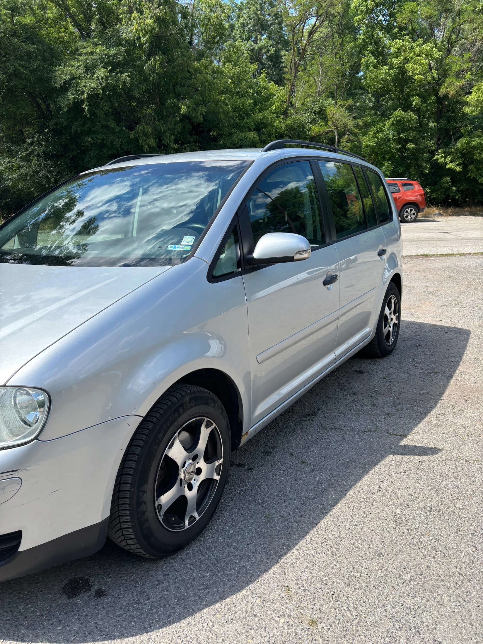 VW Touran Газ/Метан , снимка 2 - Автомобили и джипове - 54915444