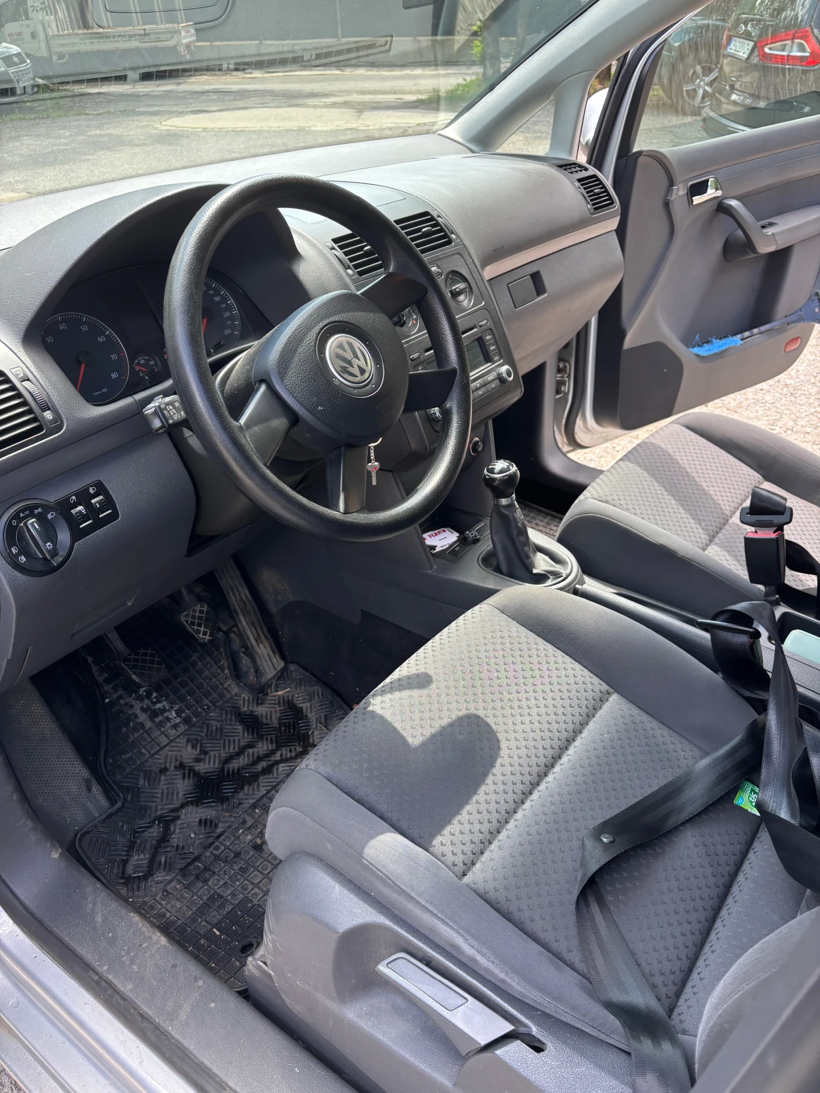 VW Touran Газ/Метан , снимка 8 - Автомобили и джипове - 54915444