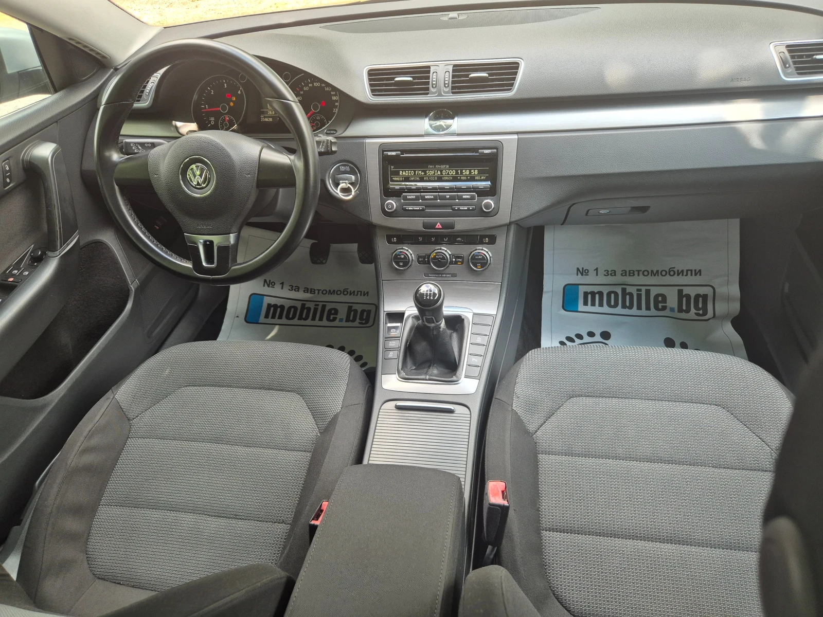 VW Passat 2.0TDI БЕЗ РЪЖДИ И ЗАБЕЛЕЖКИ , снимка 12 - Автомобили и джипове - 55034735