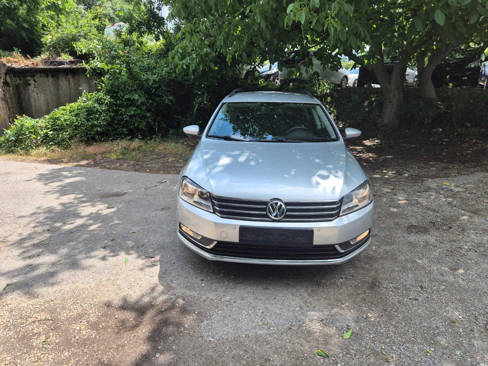 VW Passat 2.0TDI БЕЗ РЪЖДИ И ЗАБЕЛЕЖКИ , снимка 2 - Автомобили и джипове - 55034735