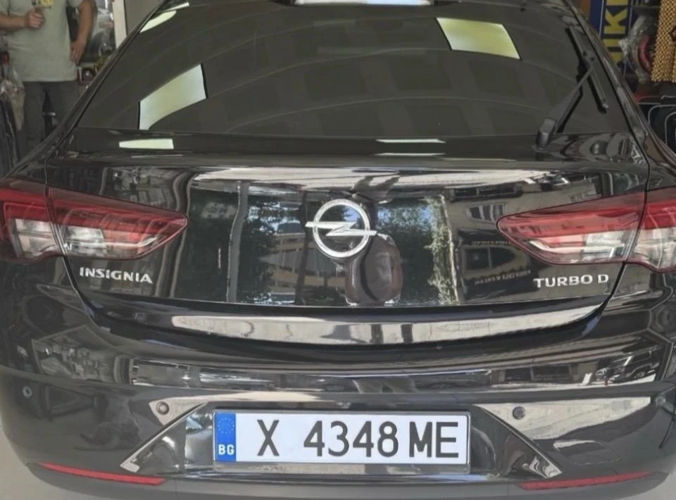 Opel Insignia 1.6 dizel turbo, снимка 3 - Автомобили и джипове - 55685337