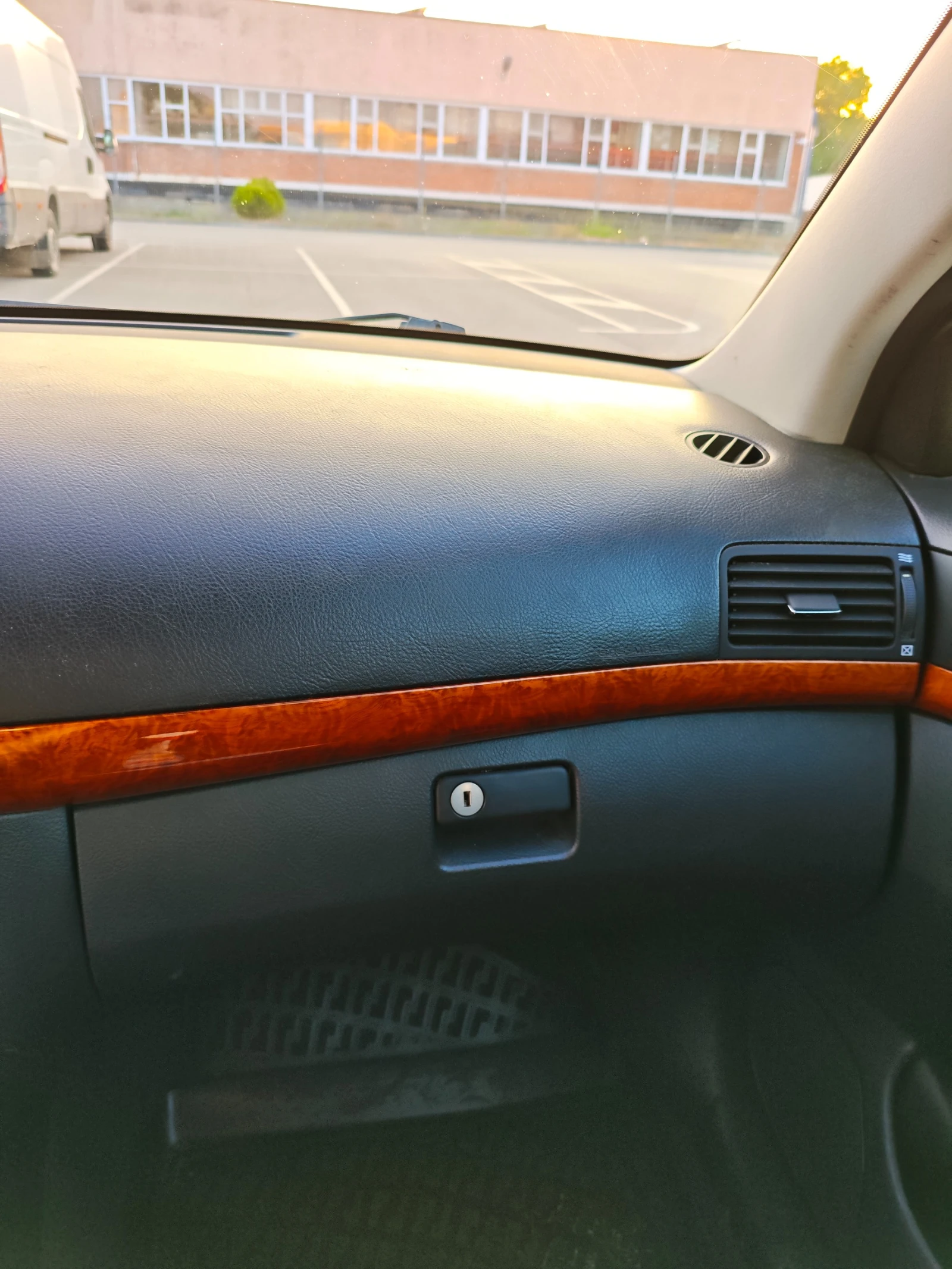 Toyota Avensis T25, снимка 9 - Автомобили и джипове - 55781207
