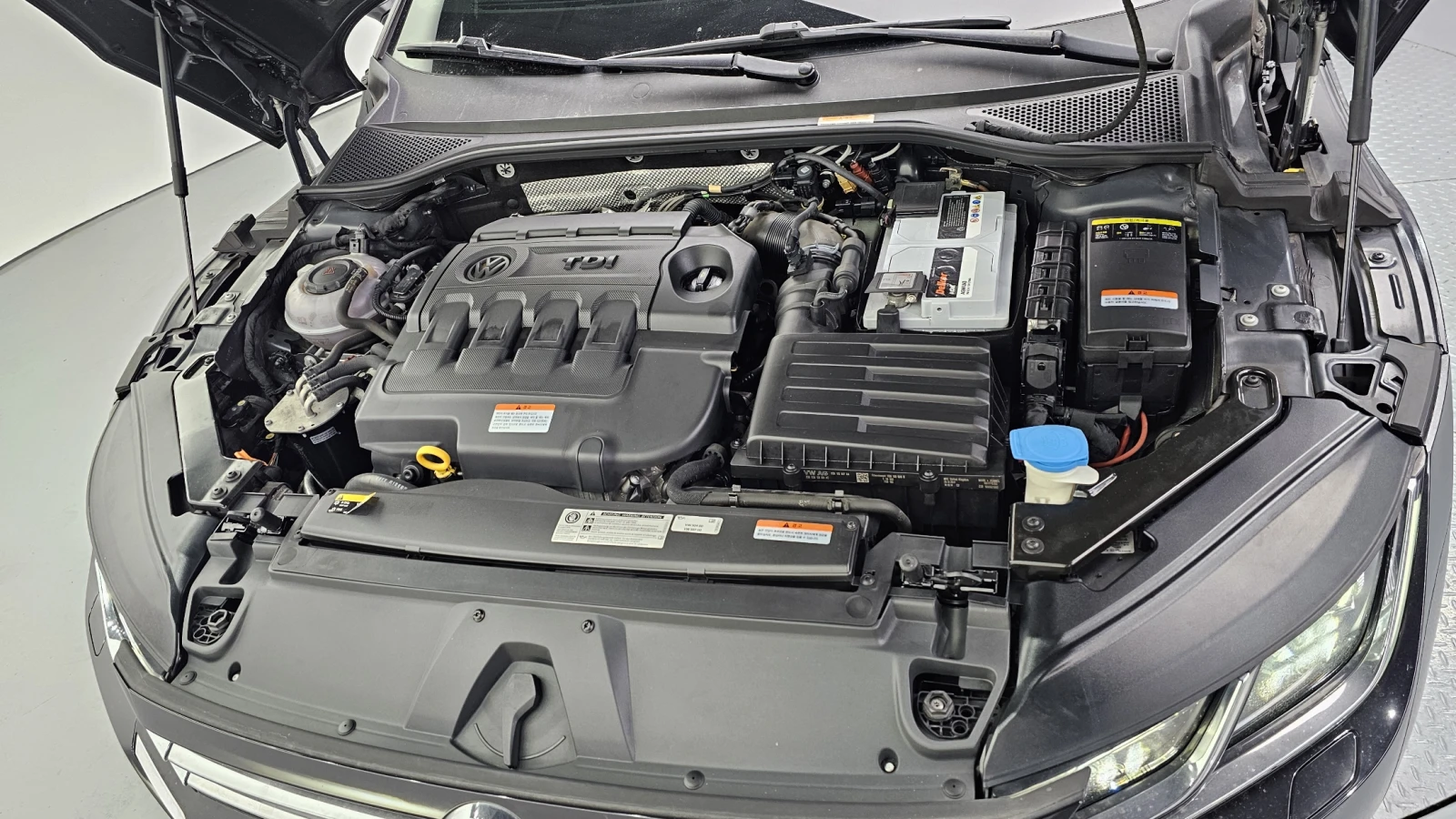 VW Arteon 2.0 TDI* BLIND SPOT* МАСАЖ* ЛЮК* КРАЙНА ЦЕНА, снимка 6 - Автомобили и джипове - 55983910