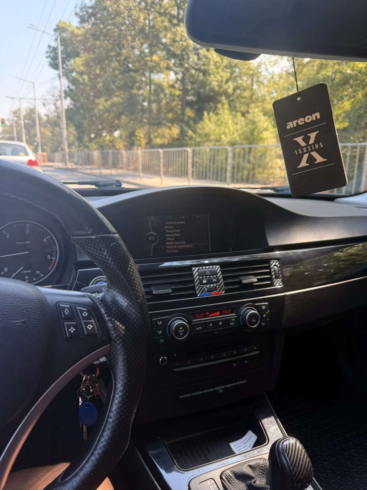BMW 320, снимка 9 - Автомобили и джипове - 56032533