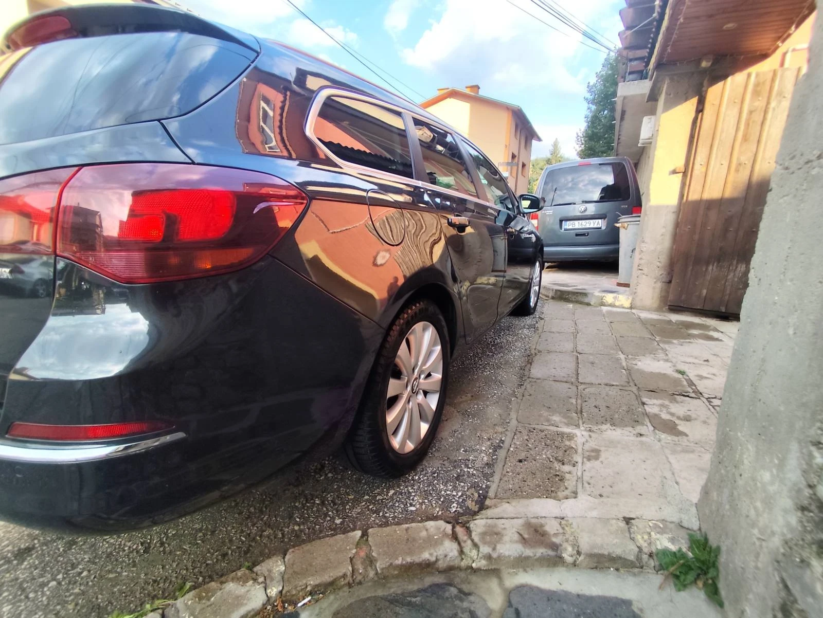 Opel Astra J 1.6 CTdi Sport tourer, снимка 3 - Автомобили и джипове - 56034631