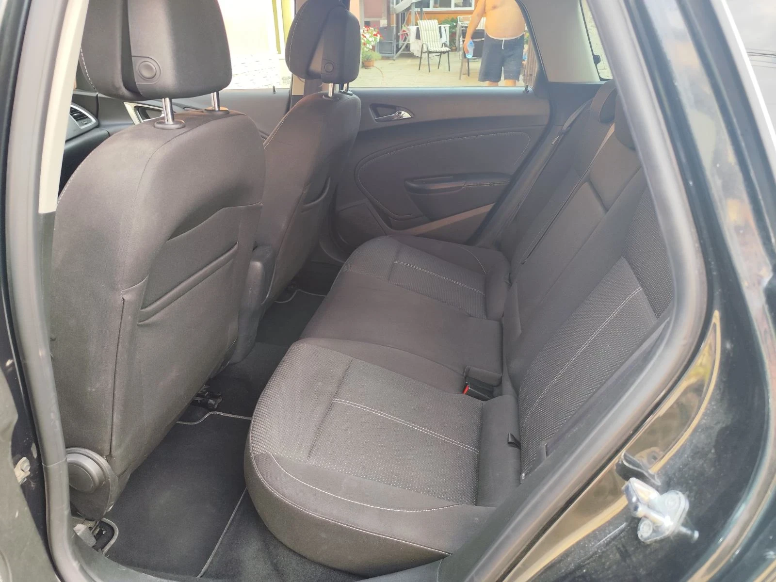 Opel Astra J 1.6 CTdi Sport tourer, снимка 8 - Автомобили и джипове - 56034631