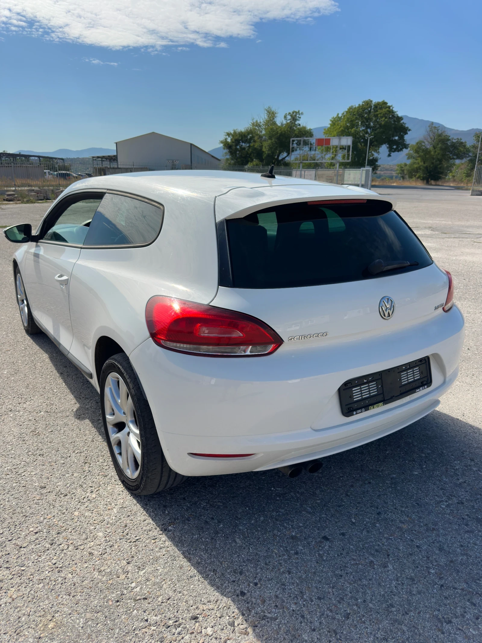 VW Scirocco 2.0 tdi, снимка 6 - Автомобили и джипове - 56137726