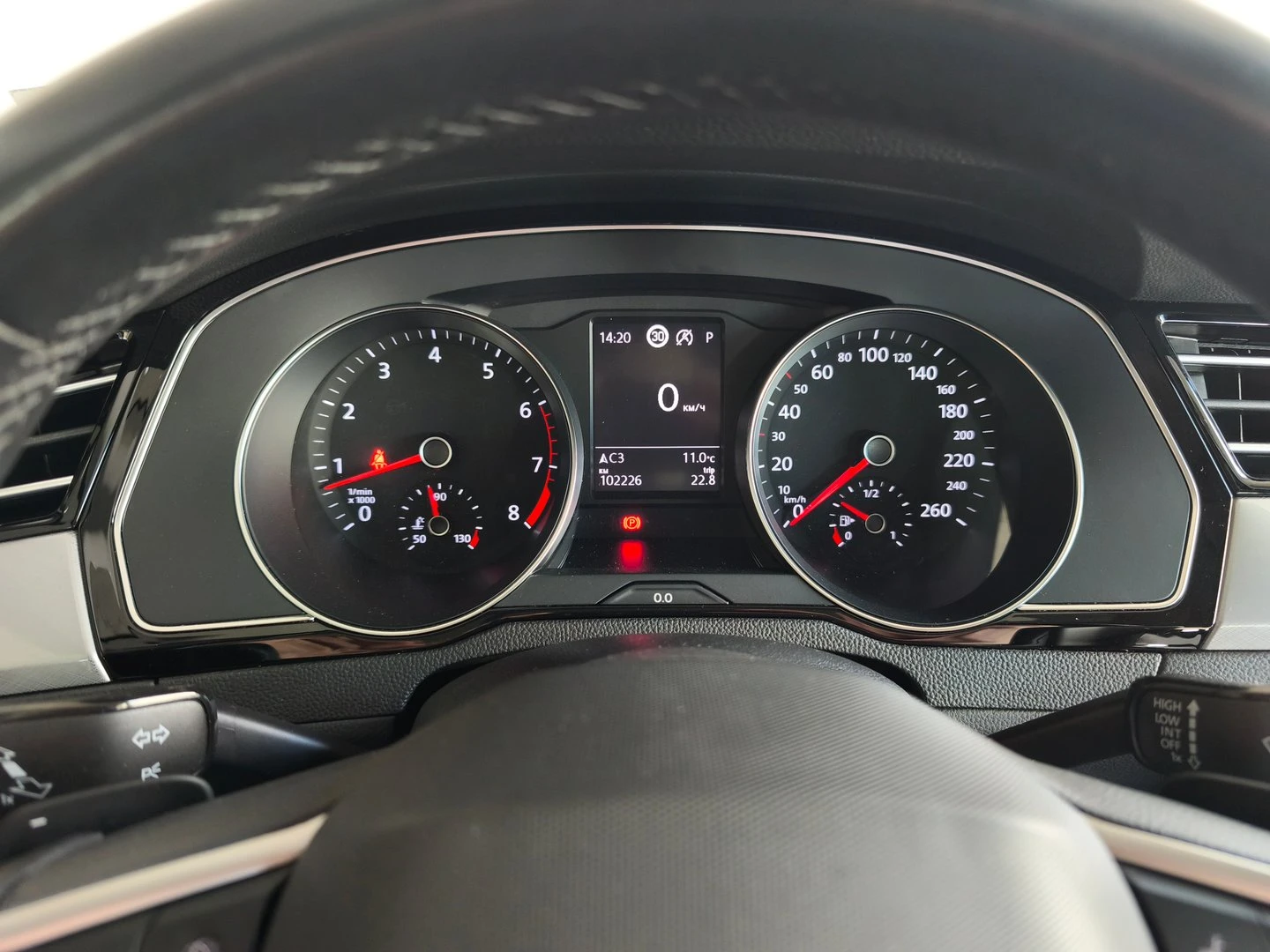 VW Passat, снимка 12 - Автомобили и джипове - 56420391