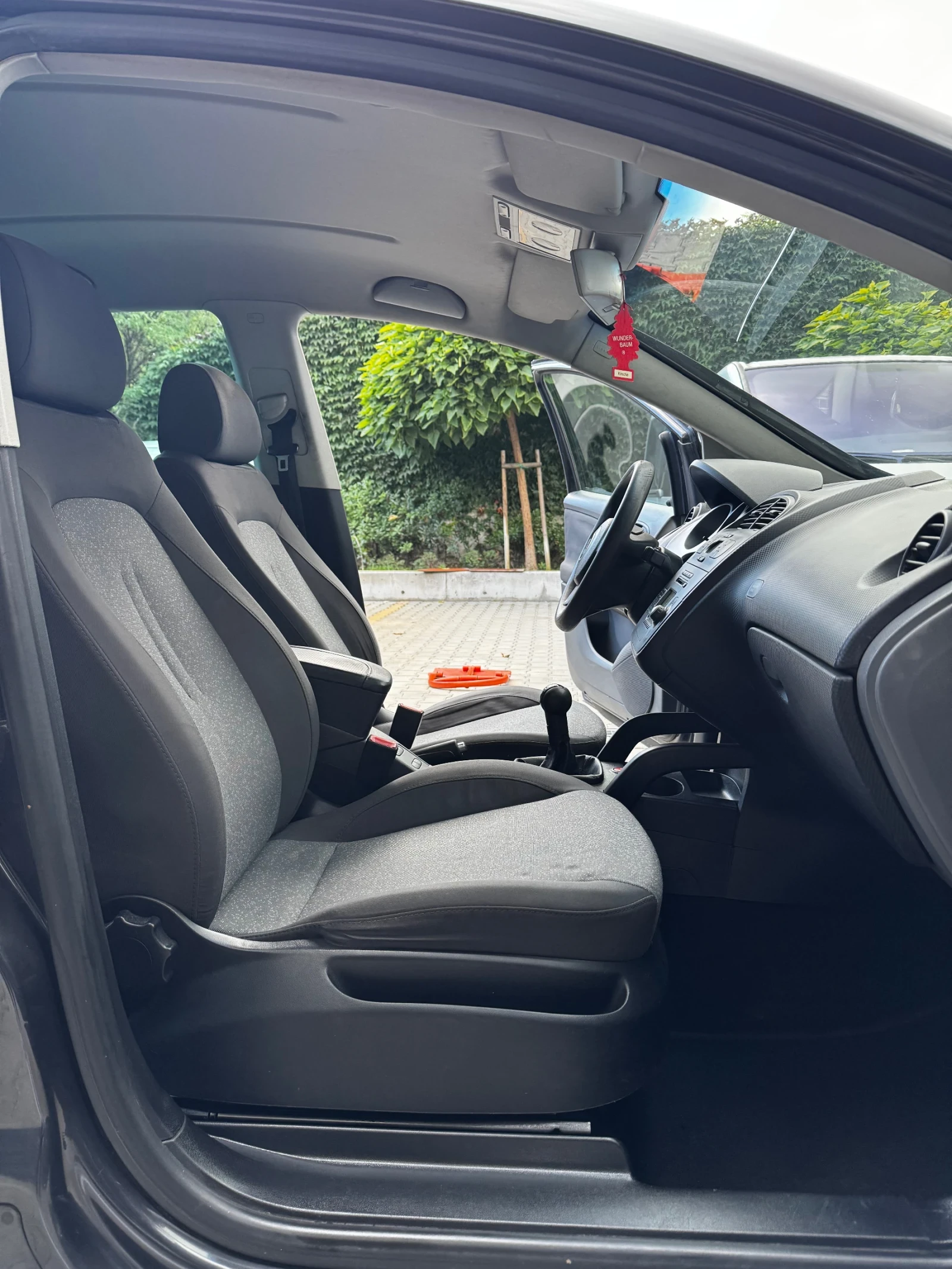 Seat Altea 1.9 TDI 105к BKC, снимка 9 - Автомобили и джипове - 56248631