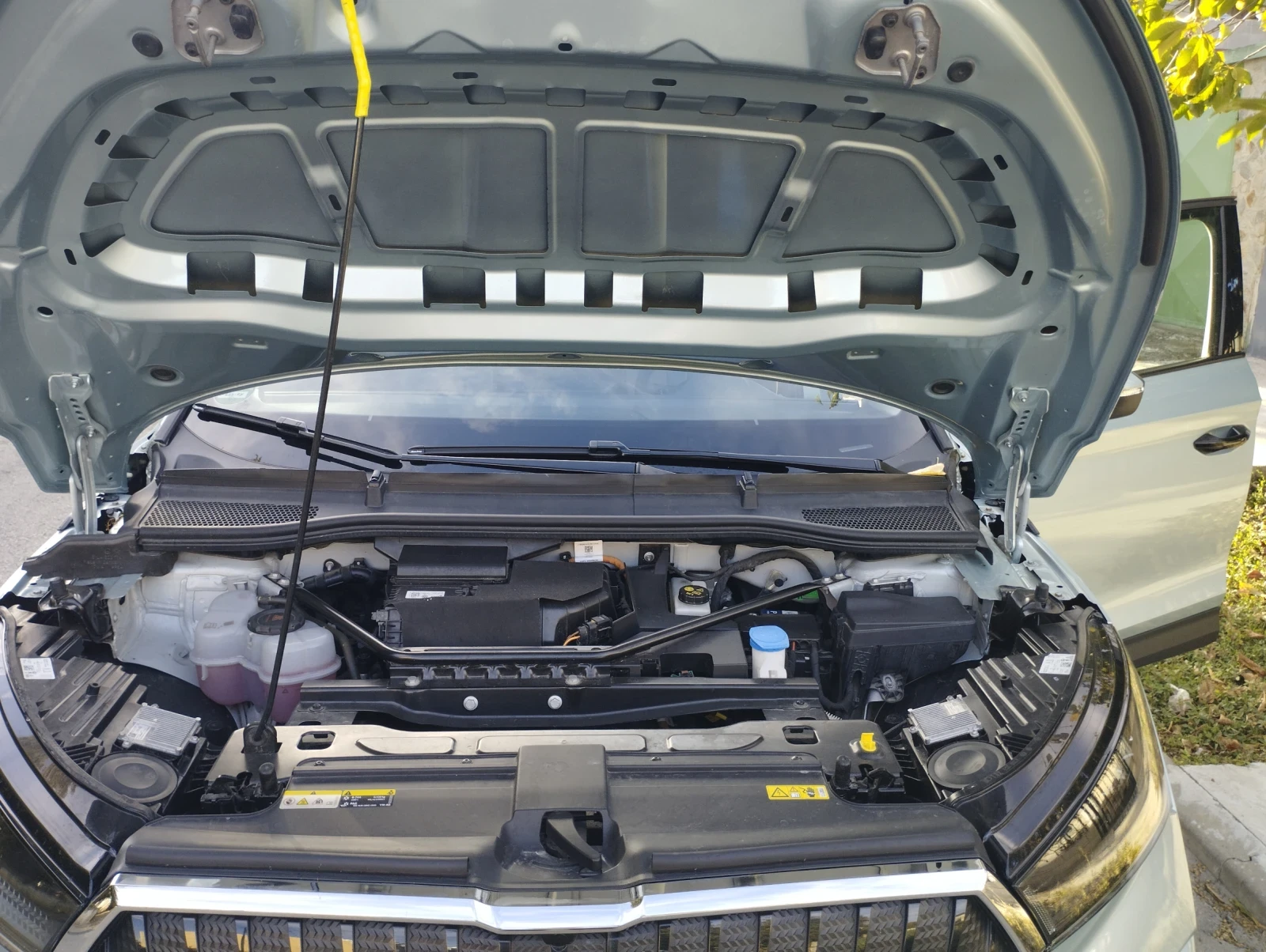 Skoda Enyaq, снимка 15 - Автомобили и джипове - 56362559