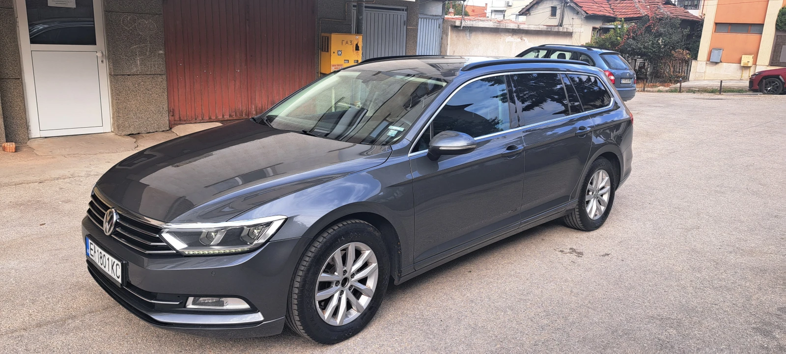 VW Passat 2.0TDIDSG-LED-NAVI-DISTRONIC-МАСАЖ, снимка 2 - Автомобили и джипове - 56722658