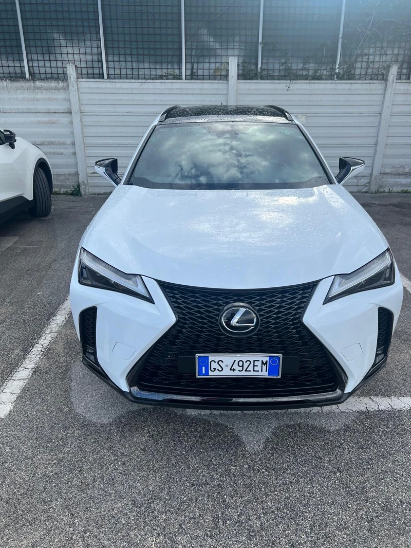 Lexus UX 250h 2.0h F-Sport FACE 19000км 184к.с Гаранция , снимка 2 - Автомобили и джипове - 49128930