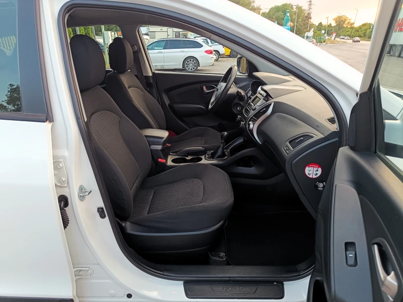 Hyundai IX35 1.6 i ГАЗ* 6 скорости* НОВ ВНОС* EURO 5* , снимка 10 - Автомобили и джипове - 51169581