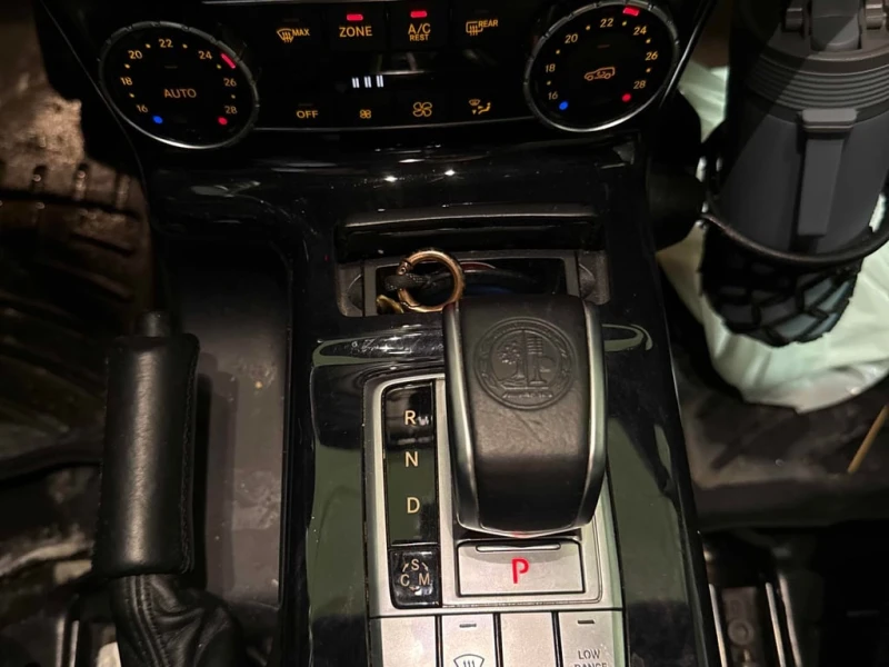 Mercedes-Benz G 63 AMG * CARFAX * БЕЗ ПЪРВОНАЧАЛНА ВНОСКА, снимка 16 - Автомобили и джипове - 53248635