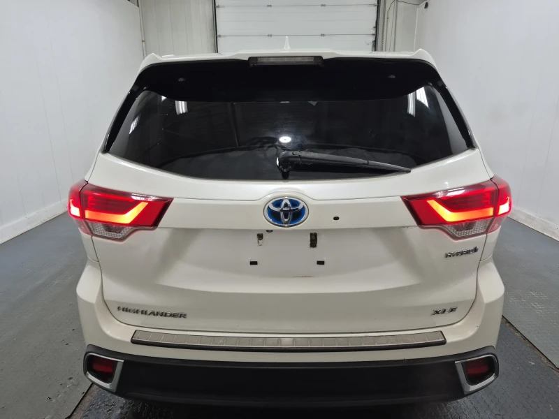Toyota Highlander Hybrid XLE * * Черен Салон * * Carfax * * Carfax *, снимка 5 - Автомобили и джипове - 53436304