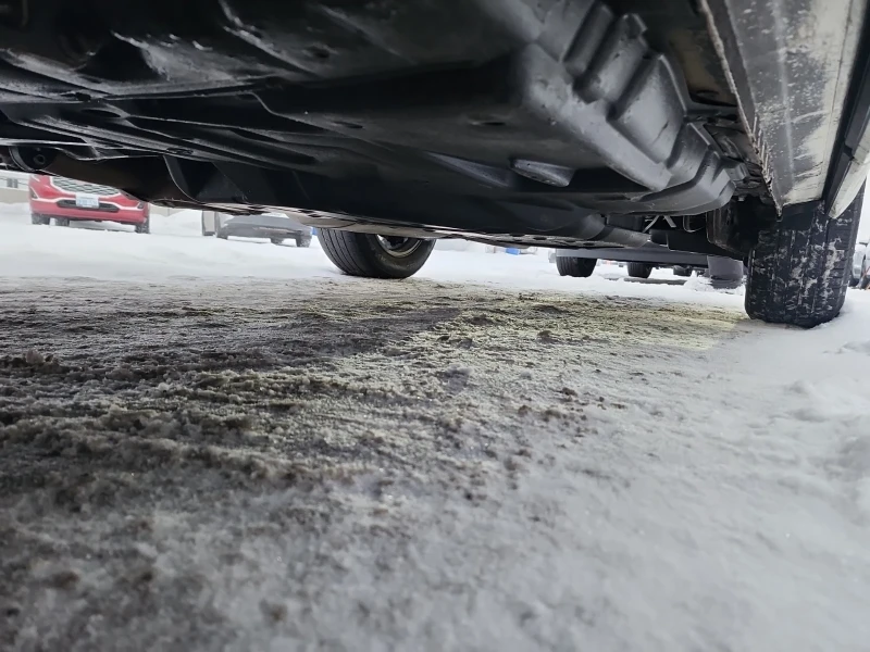 Toyota Highlander Hybrid XLE * * Черен Салон * * Carfax * * Carfax *, снимка 17 - Автомобили и джипове - 53436304