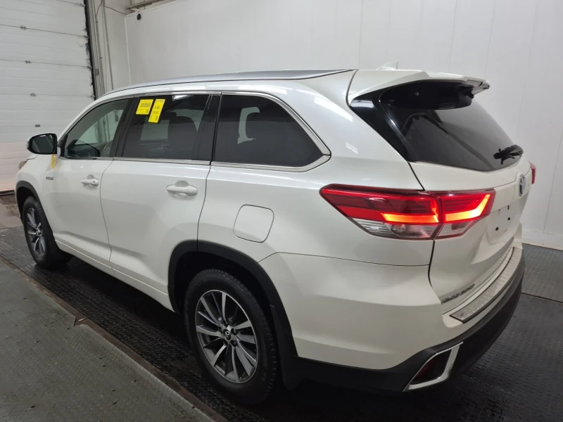 Toyota Highlander Hybrid XLE * * Черен Салон * * Carfax * * Carfax *, снимка 6 - Автомобили и джипове - 53436304