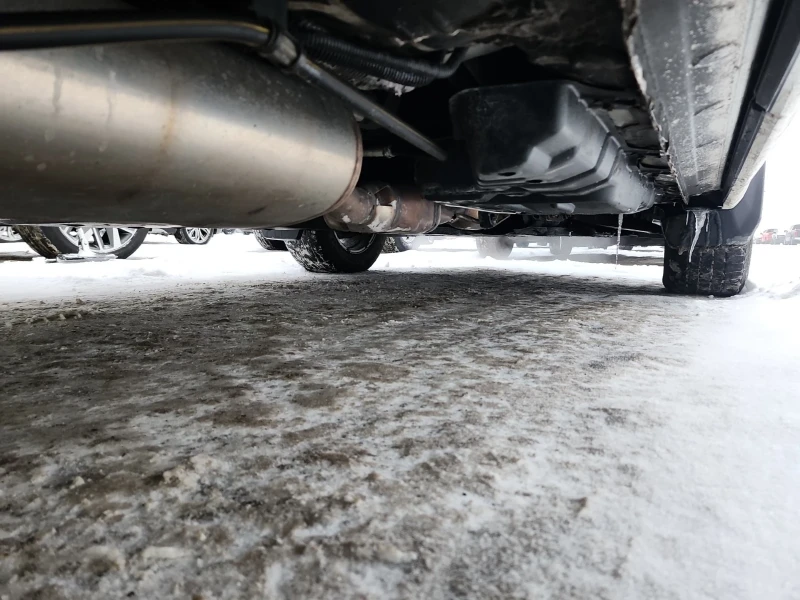 Toyota Highlander Hybrid XLE * * Черен Салон * * Carfax * * Carfax *, снимка 16 - Автомобили и джипове - 53436304