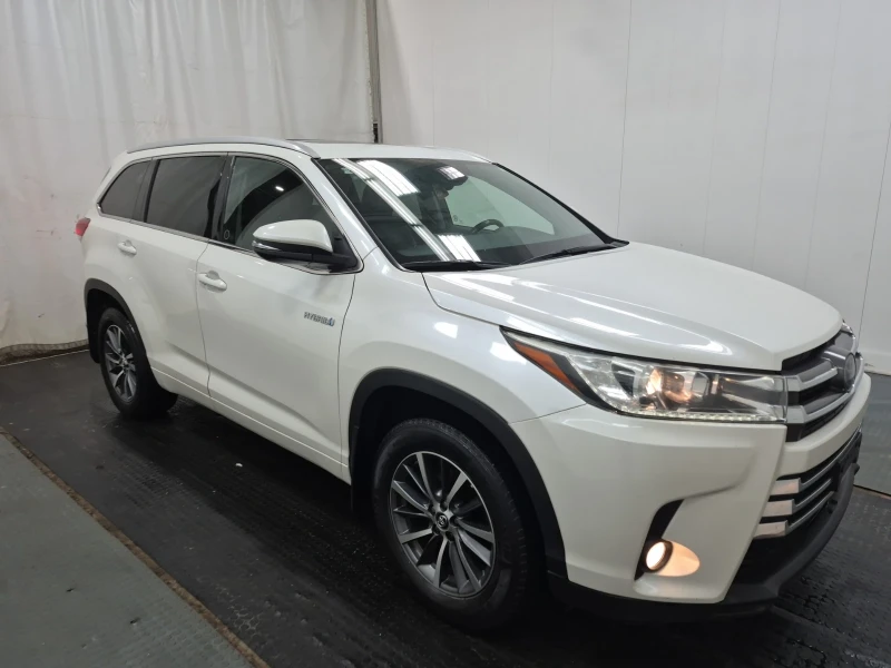 Toyota Highlander Hybrid XLE * * Черен Салон * * Carfax * * Carfax *, снимка 3 - Автомобили и джипове - 53436304