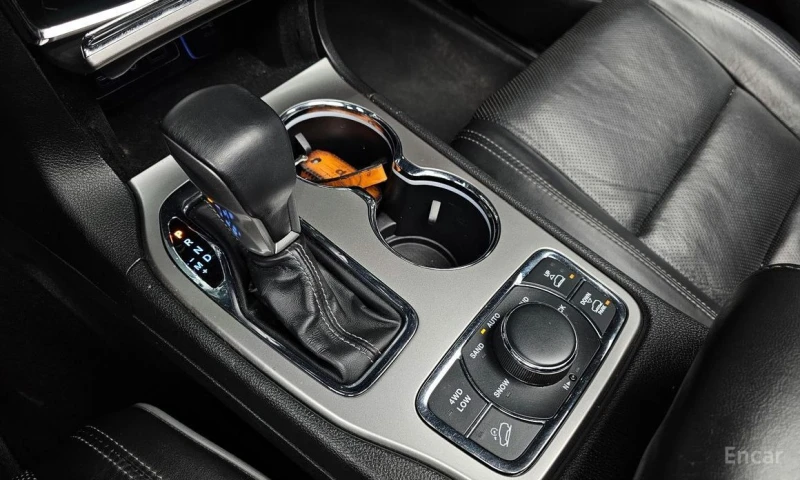 Jeep Grand cherokee, снимка 9 - Автомобили и джипове - 53593868