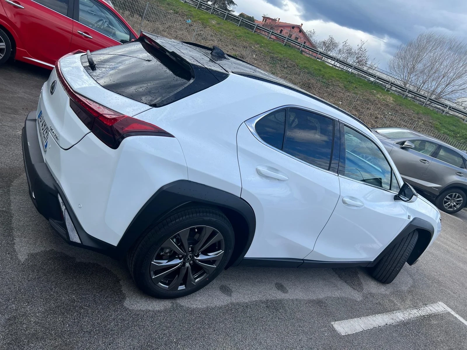 Lexus UX 250h 2.0h F-Sport FACE 19000км 184к.с Гаранция  - изображение 3