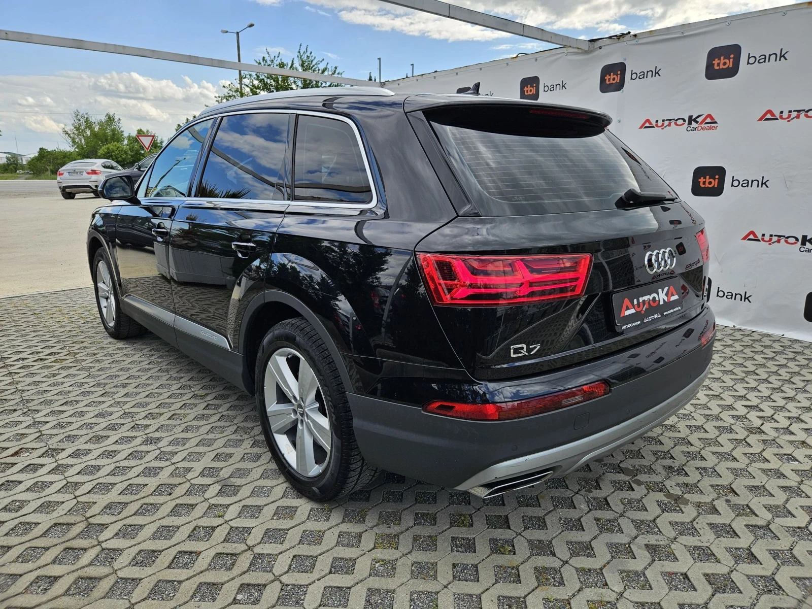 Audi Q7 3.0TDI-272кс= 7МЕСТА= ПАНО= ТV= CAR PLAY - изображение 5