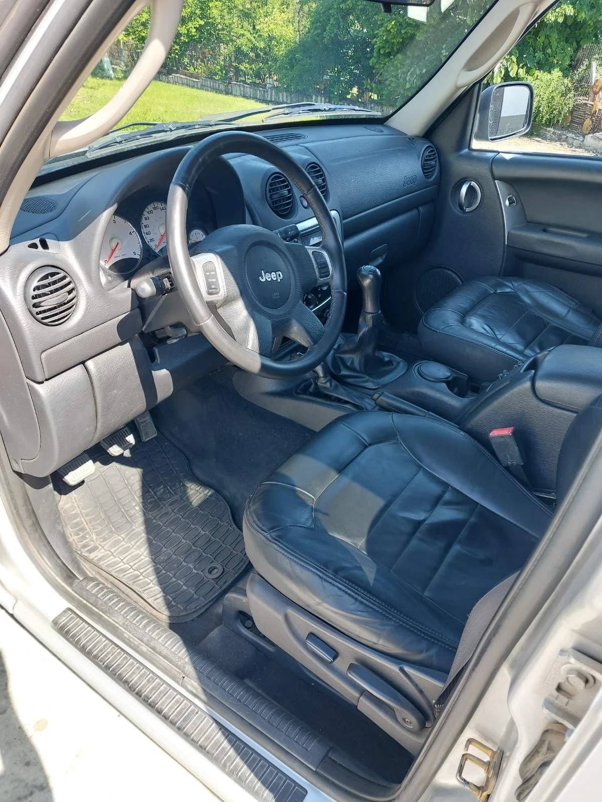 Jeep Cherokee  - изображение 2