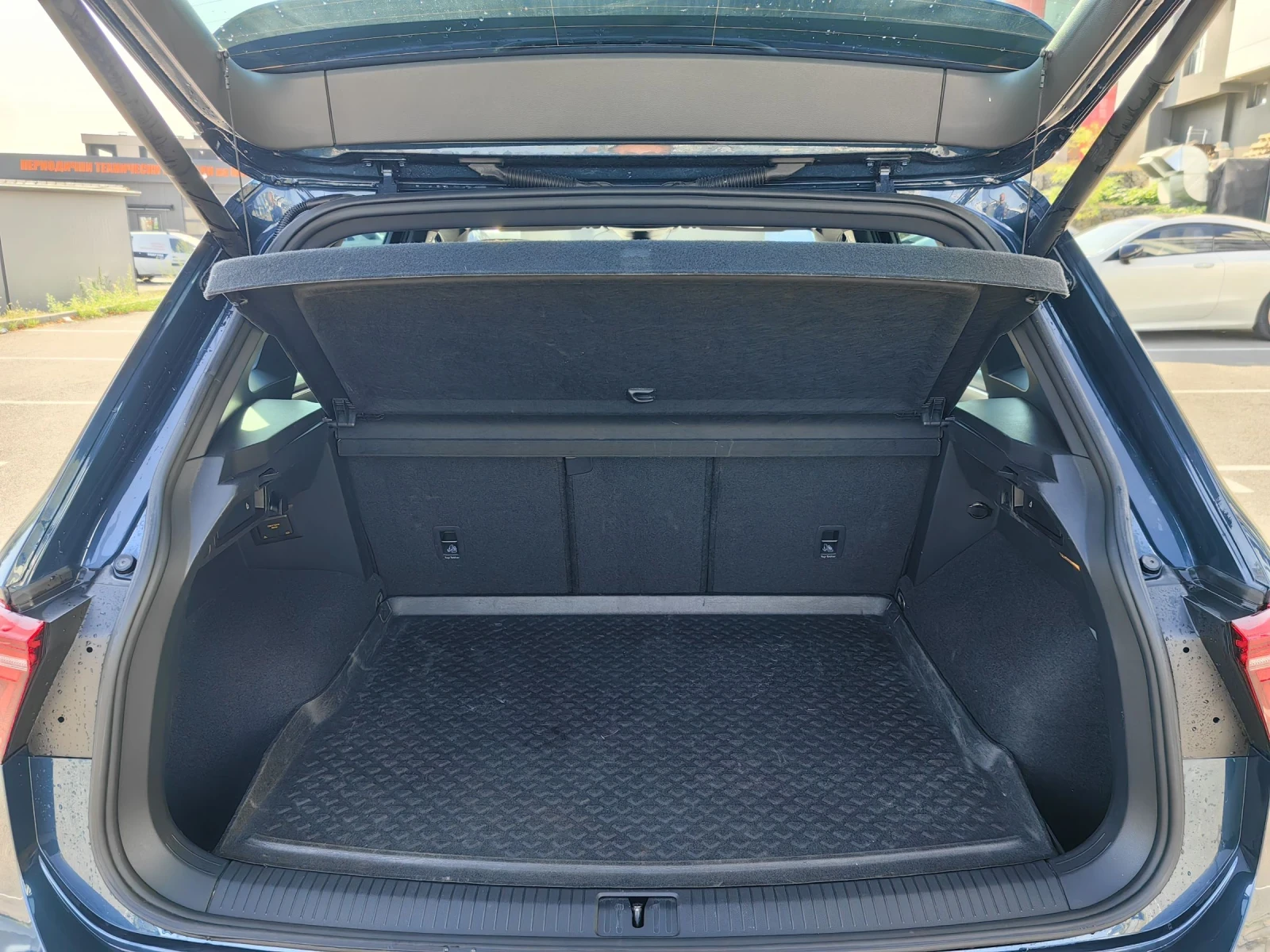 VW Tiguan 2.0TDI R LINE - изображение 9