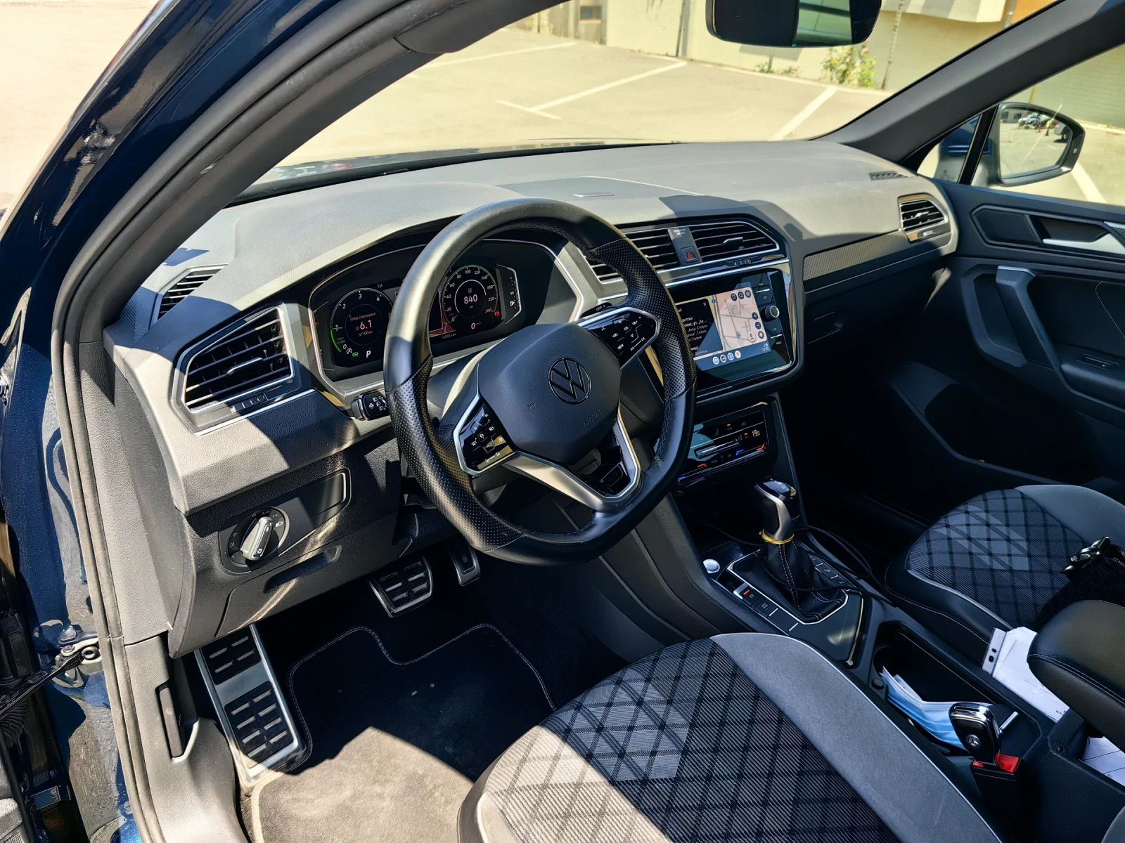 VW Tiguan 2.0TDI R LINE - изображение 10